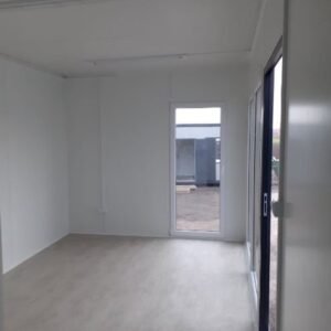 Módulo comercial 18m² com instalações sanitárias