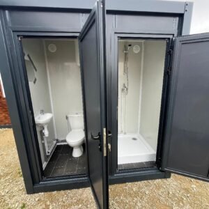 CONTÊINER SANITÁRIO WC + CHUVEIRO CONECTÁVEL CINZA